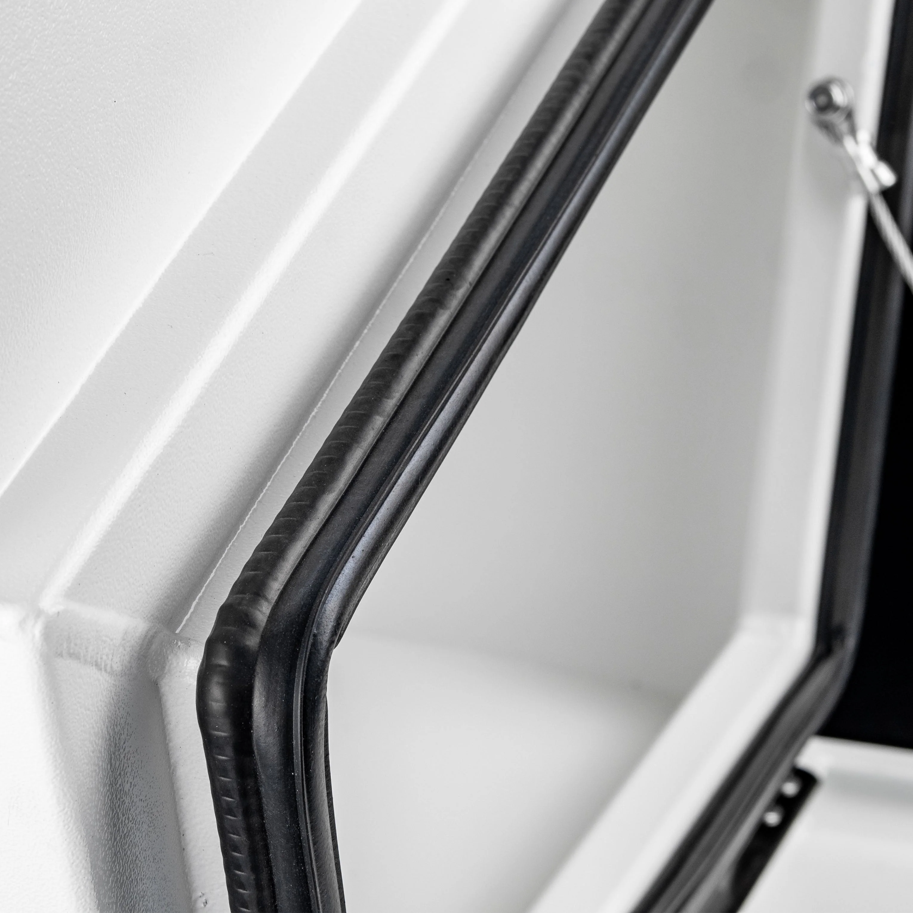 750mm Tapered Under Tray Toolbox (Pair) - White - Image 8