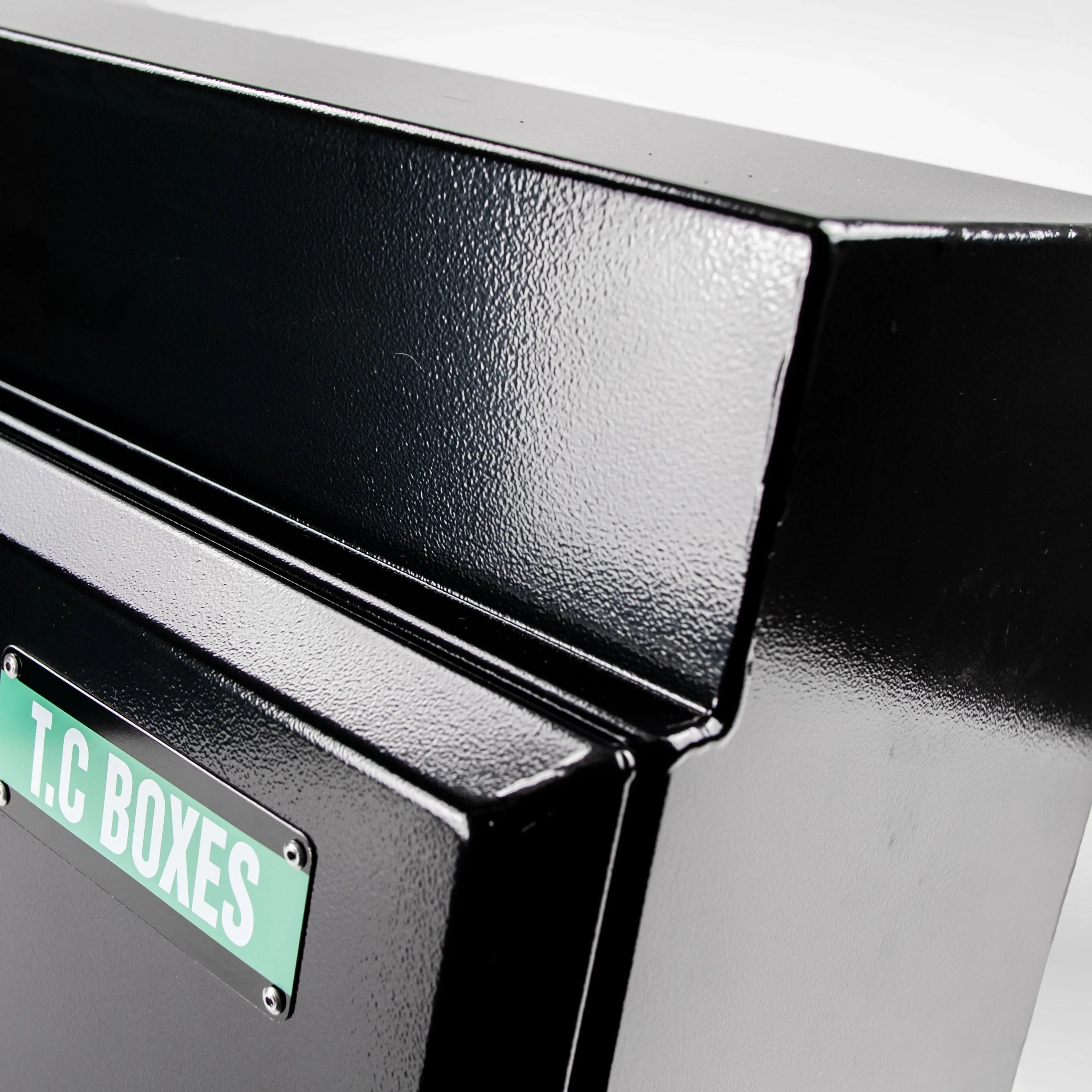 900mm Tapered Under Tray Toolbox (Pair) - Black - Image 3