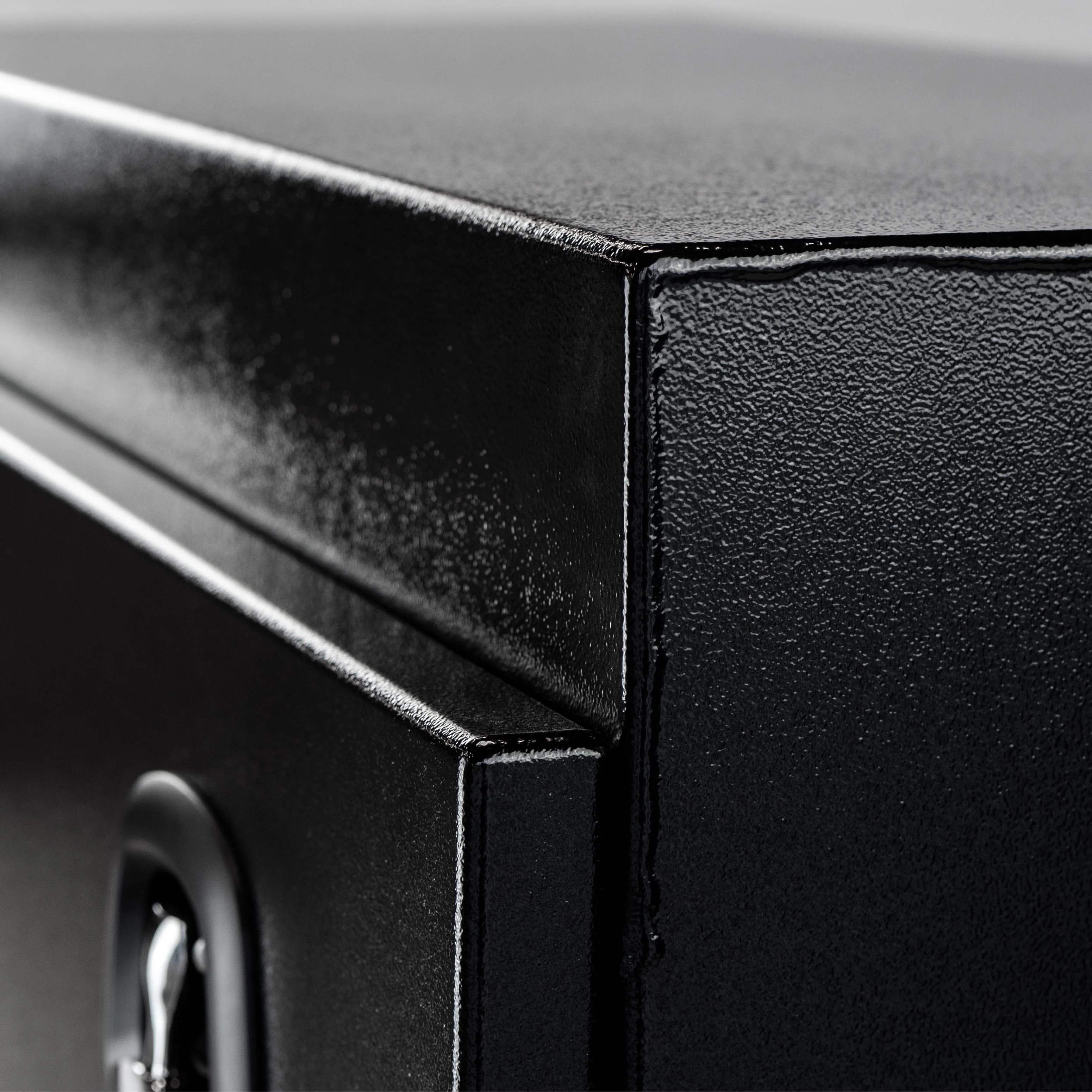 900mm Truck Under Tray Toolbox - Black - Image 2