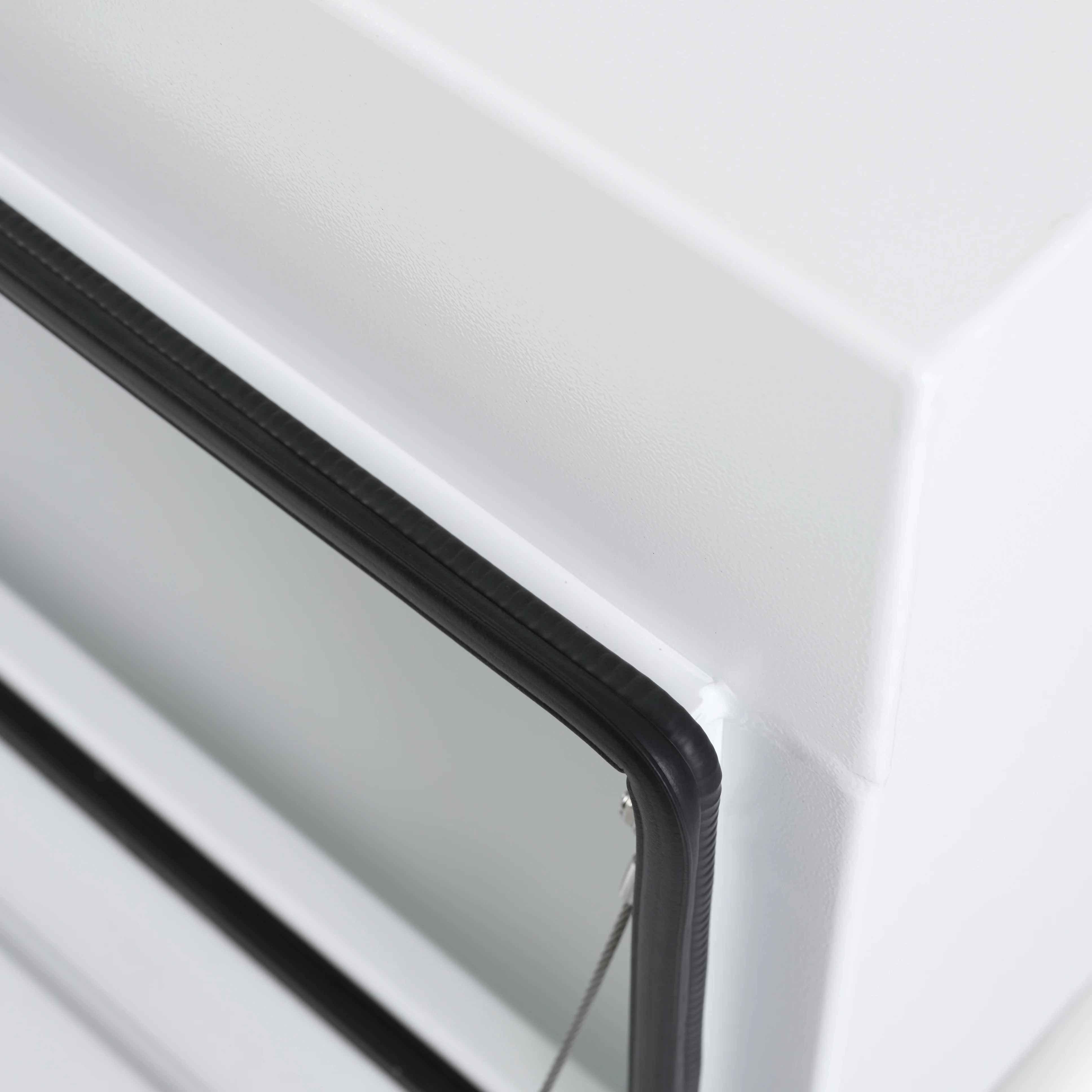 900mm Truck Under Tray Toolbox - White - Image 4